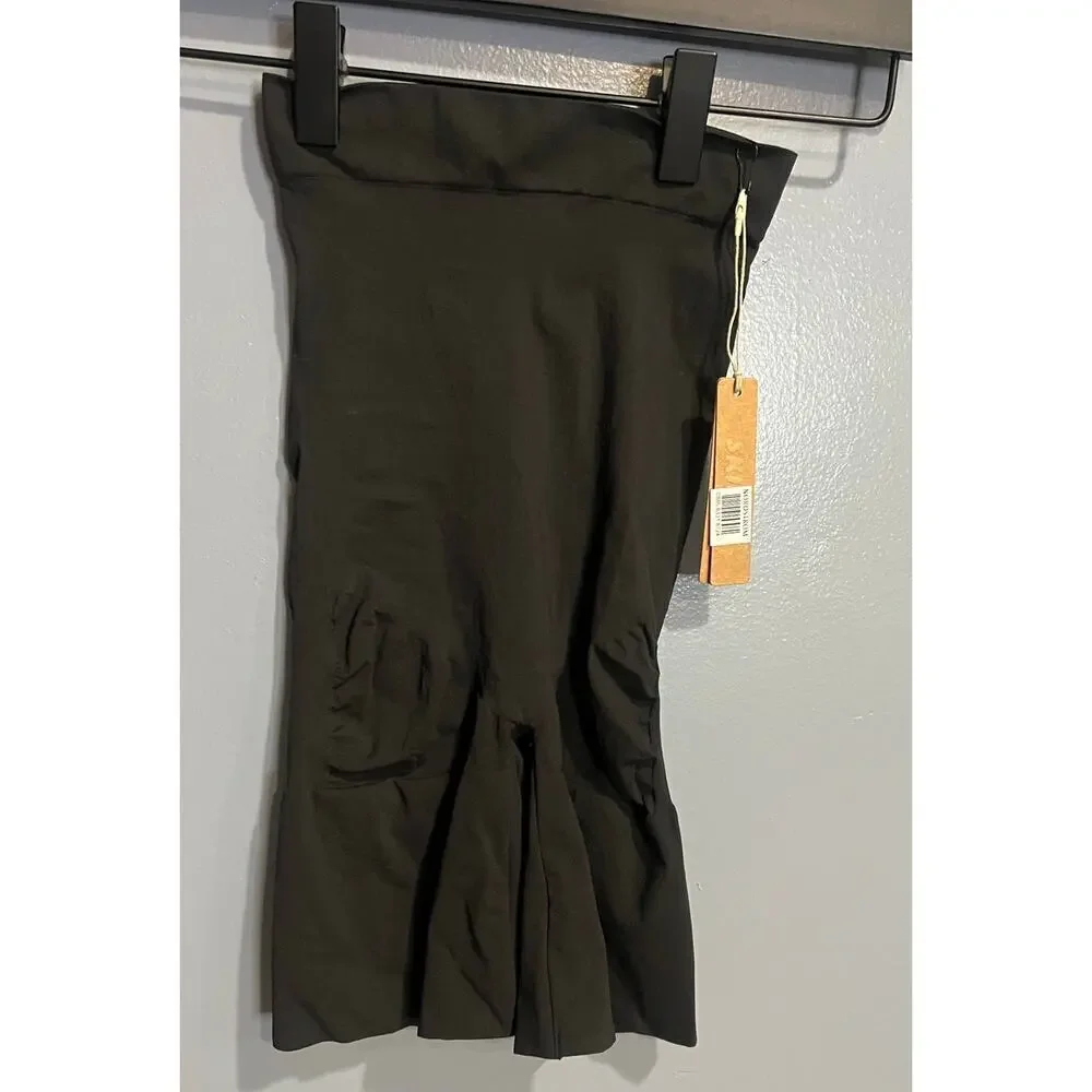 NWT Skims Everyday Sculpt Mid Thigh Short in Medium